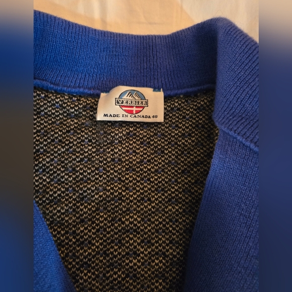 Vernier XL Blue Wool ski sweater with arm💙 patch. Made in Canada. - Picture 5 of 11